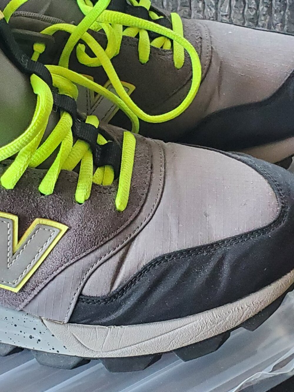 New Balance 997S Men's Size 11 Gray Neon Yellow Green w/ Dr. Scholl's Insole - Picture 9 of 16